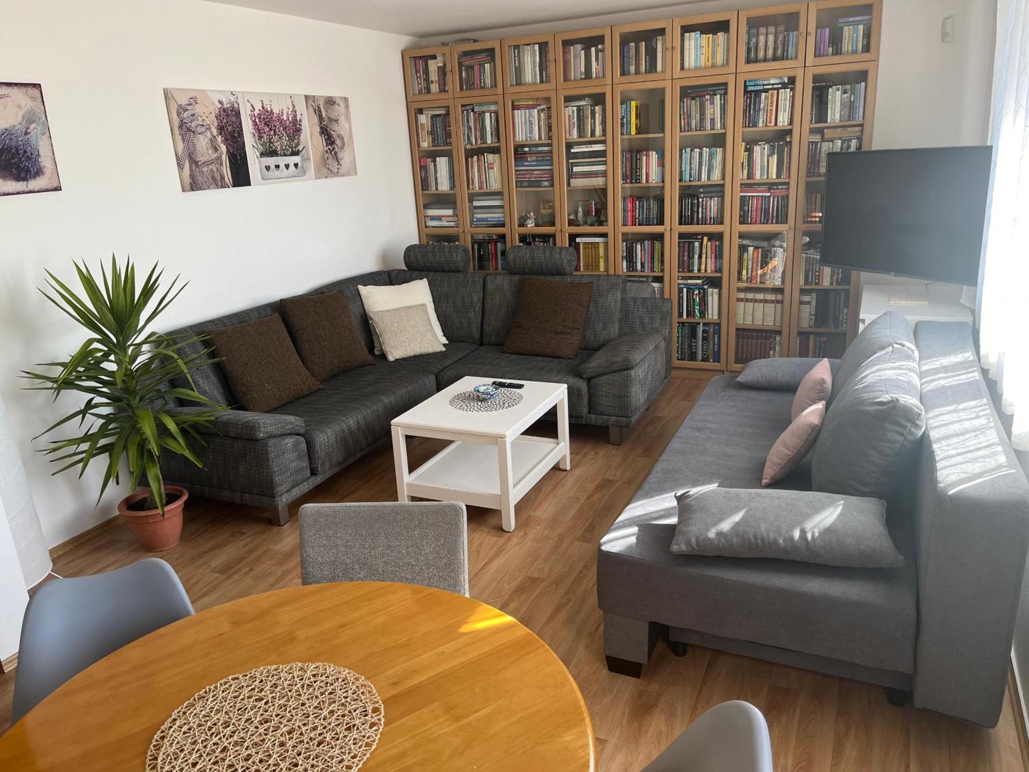 Apartman S Wellness Sluzbami Cercany Ngoại thất bức ảnh